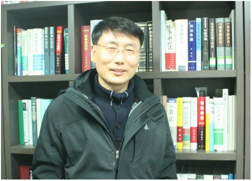 경찰학과 신이철 교수