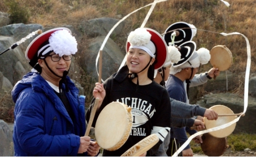 상모 돌리기 하는 모습