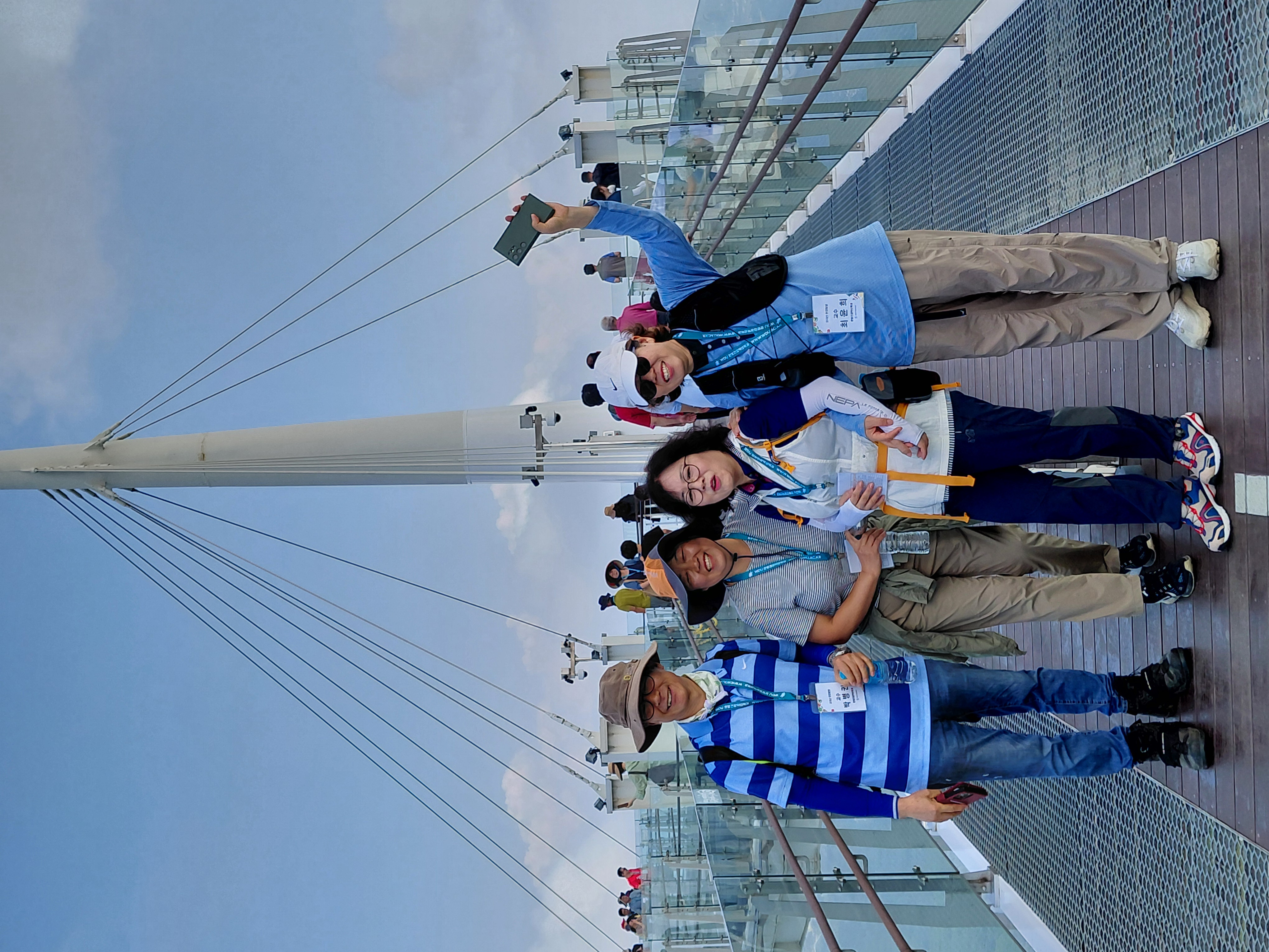 오대산 치유자원 탐방현장에서 학우들과1