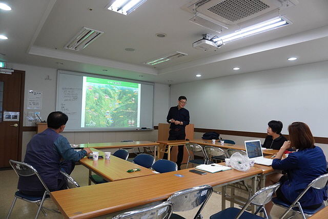 경청하는 학생들