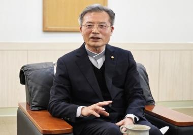 [뉴스와인물] 통합 원광대학교 이끄는 홍산 오은균 학교법인 원광학원 이사장 ＂AI 시대의 교육, 생명가치 중시해야“