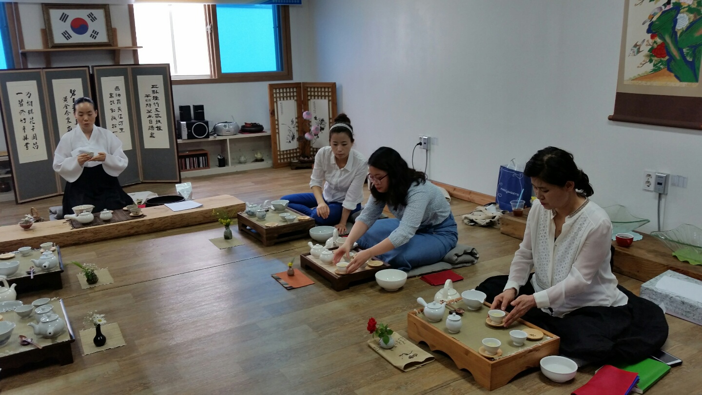 충주지역 한국 다도 사범 실습