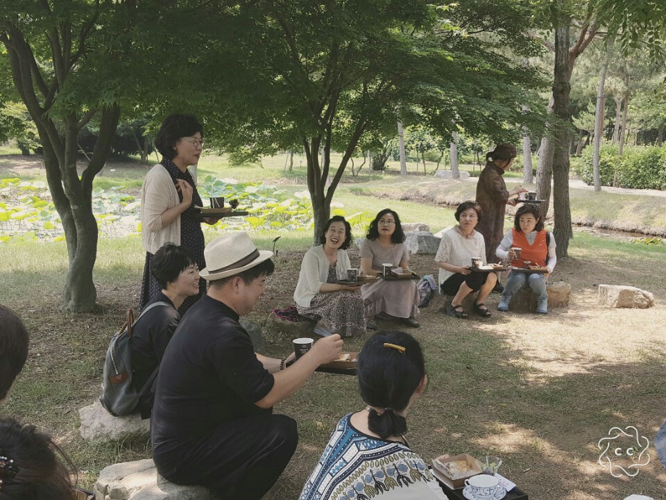 [사진] 손연숙 교수님 tea party 차문화 기행 연수