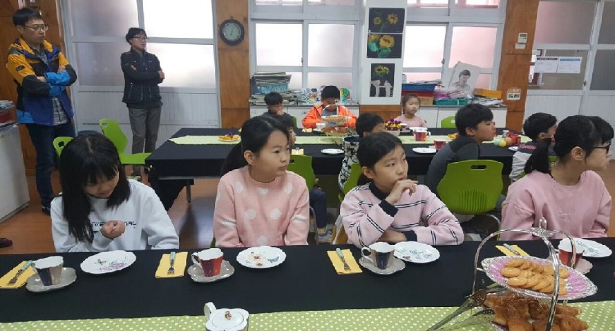 [사진] 송광초등학교 전교생 세계차 문화 일일체험