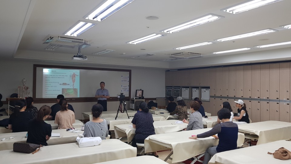 2018-1 한방미용예술학과 특성화 프로젝트 특강 중 문제성 어깨와 보상 근막 테크닉 특강